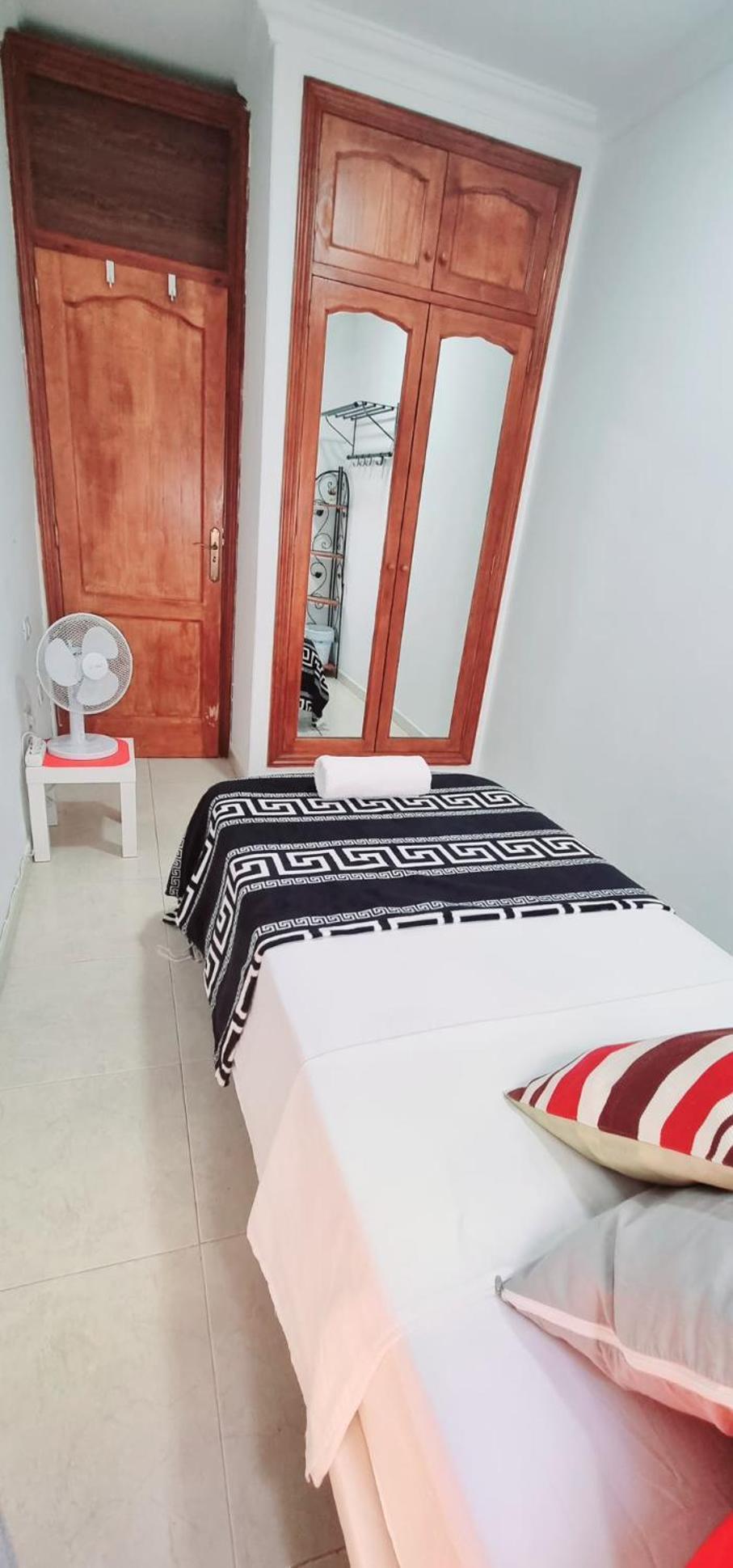 Almar We Go! Habitaciones Privadas En Alcala - Private Rooms - Pieces Privees - In Shared Apartment Eksteriør billede